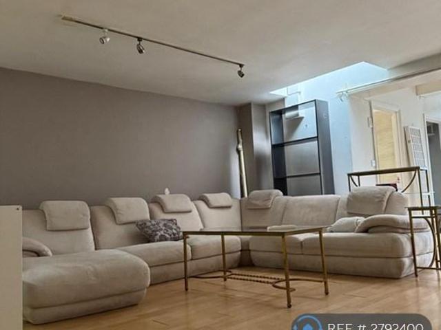 House for rent in Battersea, Greater London
