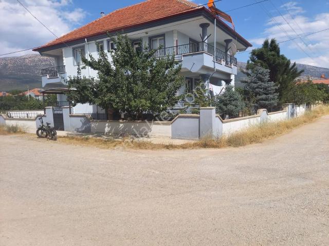 Gürpınar, Çivril içerisinde satılık Villa