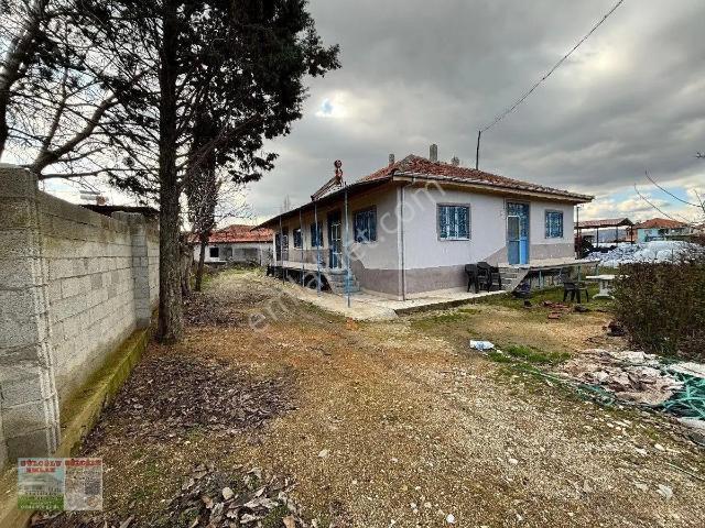 Kıralan, Çivril içerisinde satılık Villa