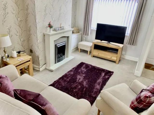 House for rent in Calderstones