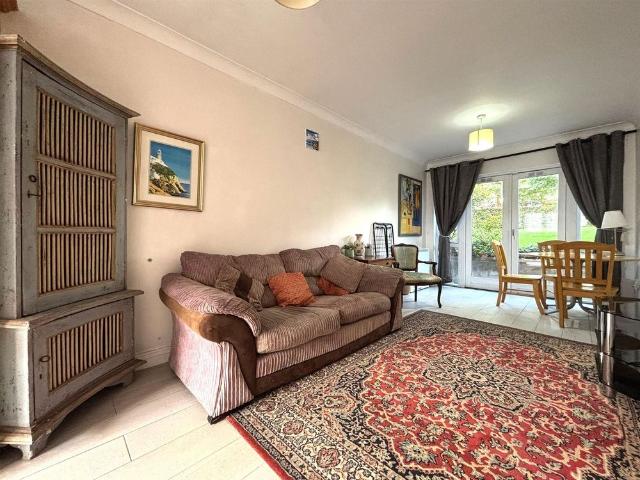 Apartment to rent in Bluebell, North Tipperary