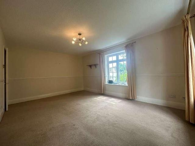Apartment for rent in Lightwater, Surrey Heath