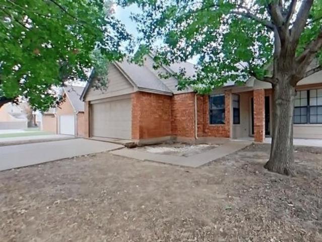 House for sale in Arlington, Texas