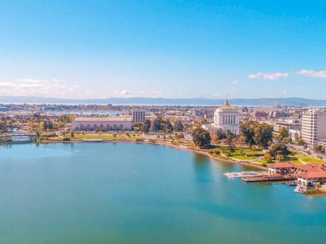 Apartment for rent in Eastlake, Oakland