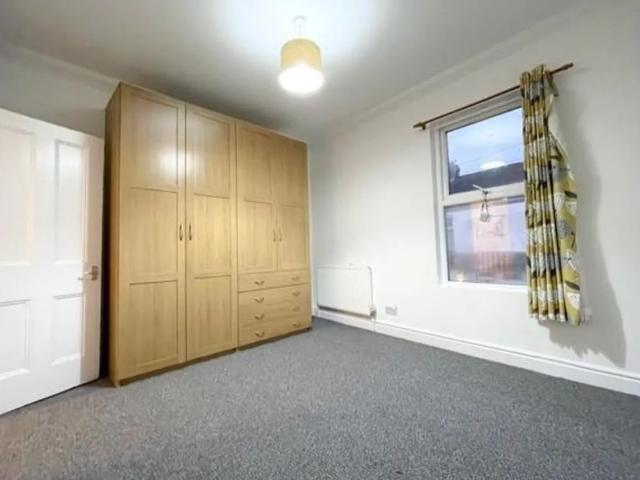 House for rent in Calderstones