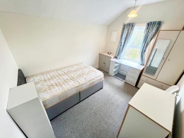 Room for rent in Phippsville, Northampton