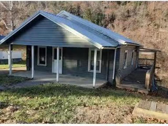 House for sale in Summersville