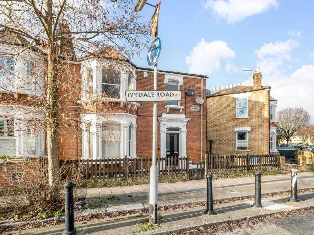 Apartment for rent in Nunhead, Greater London