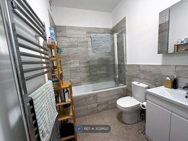 House for rent in Heaton Moor, Greater Manchester