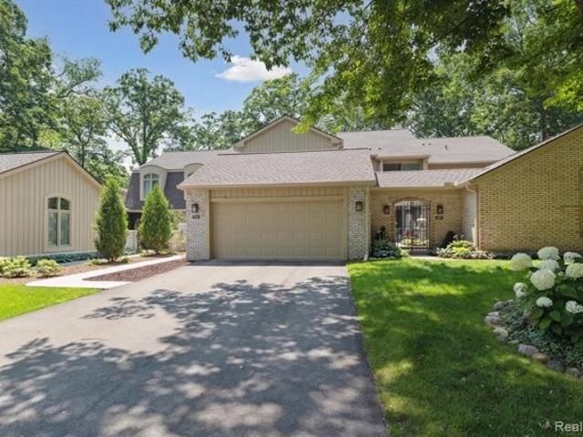 Condo for sale in Bloomfield Hills