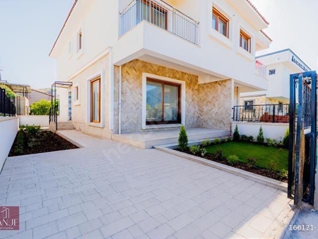 Hacıveli Mahallesi, Foça içerisinde satılık Villa