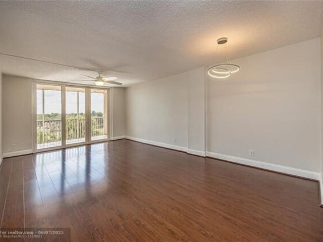 Condo for sale in Plantation
