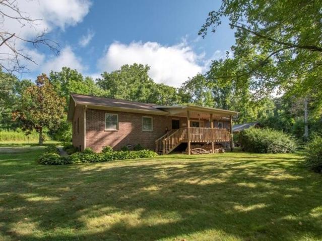 House for sale in Hayesville