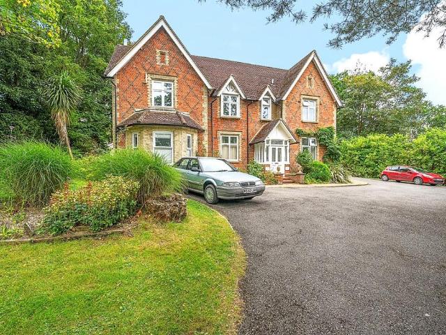 Apartment for rent in Horsell, Woking