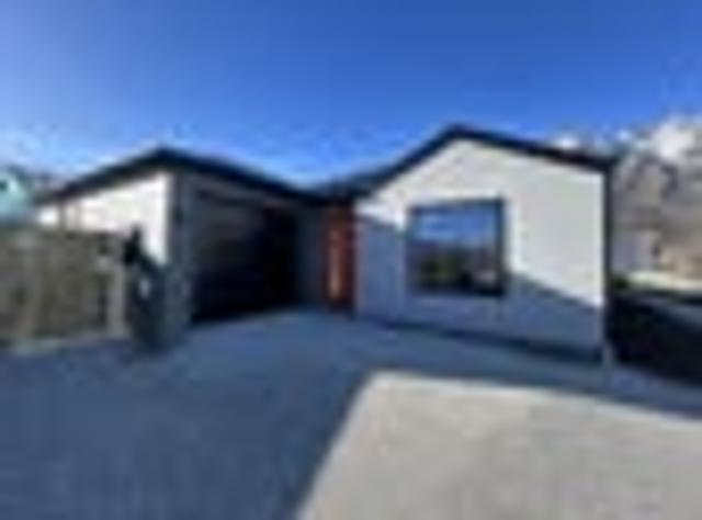 House for rent in Otakou