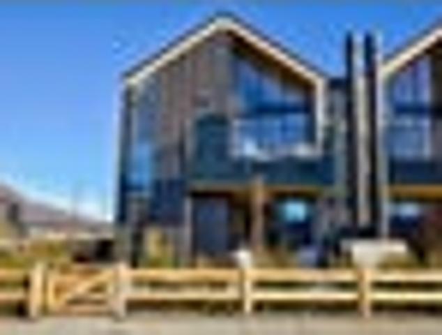 Townhouse for rent in Otakou