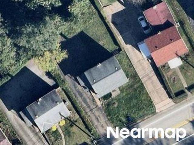Property for sale in Bowes, North Versailles
