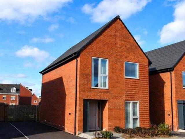 House for sale in Rossmore, Cheshire
