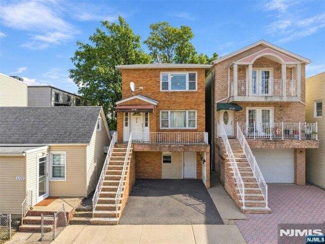 House for sale in Guttenberg, Hudson County