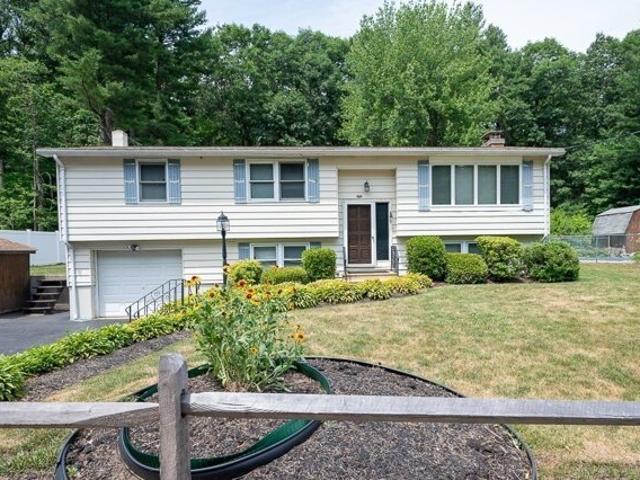 House for sale in Holden, Massachusetts