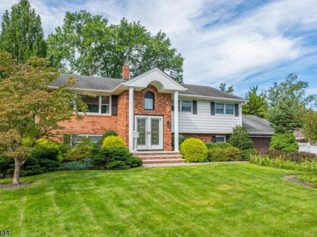House for sale in East Hanover, New Jersey