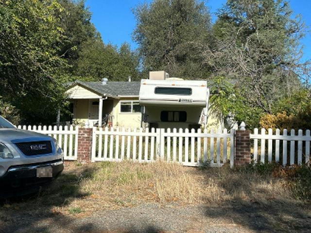 House for sale in Shasta, California