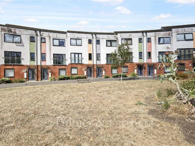 House for rent in Mile End, Fordham Heath