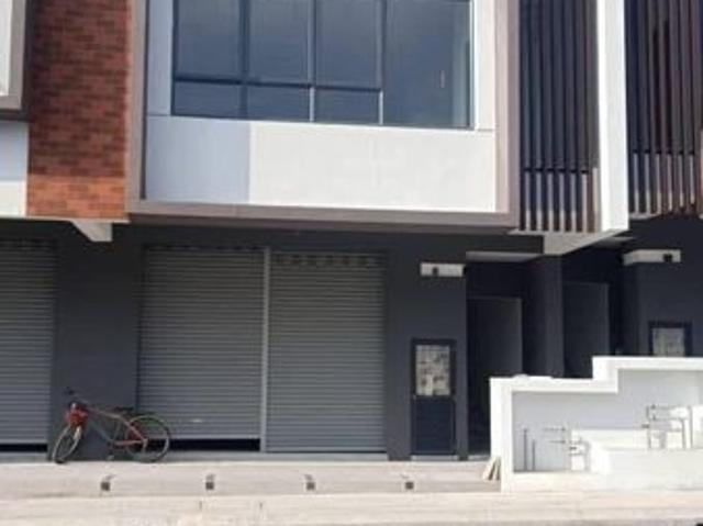 Shop for rent in Kajang, Langat