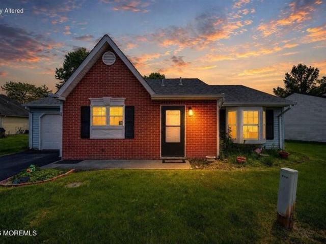 House for sale in Surrey Downs, Howell Township