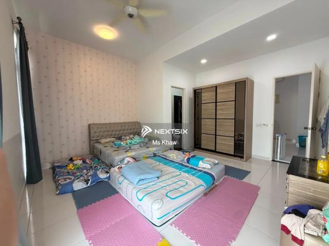 Shop for sale in Johor