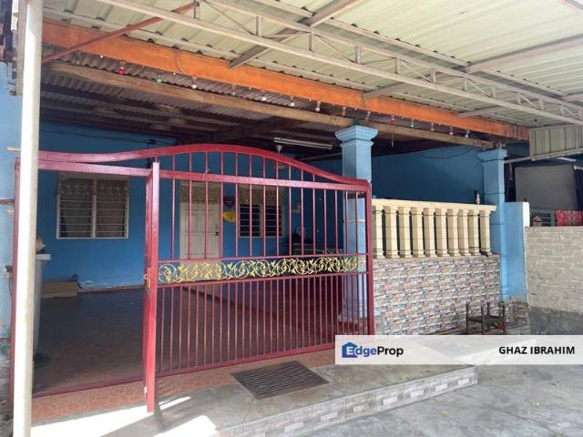 House for sale in Malaka
