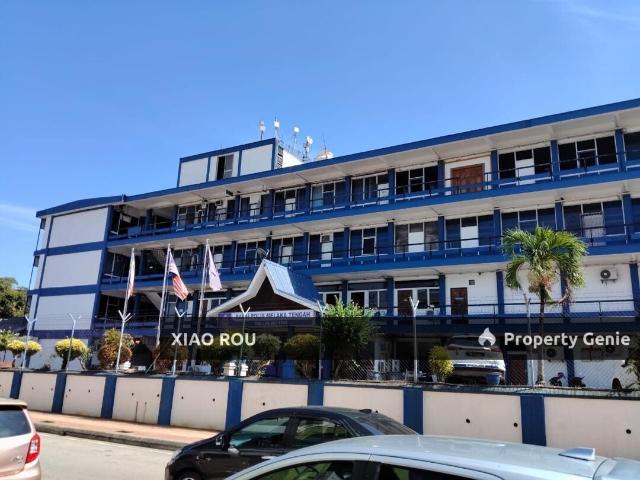 Shop for sale in Malaka