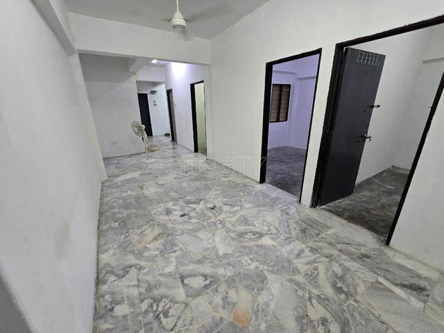Apartment for sale in Port Klang, Selangor