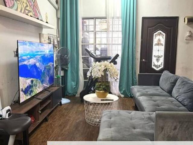 House for sale in Seksyen 13, Bandar Puncak Alam