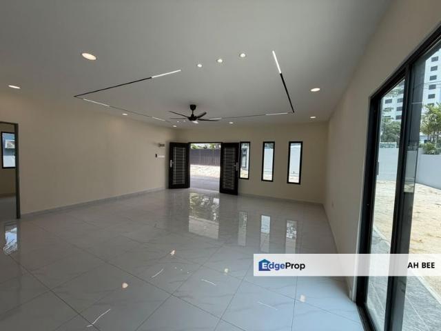 House for sale in Malaka