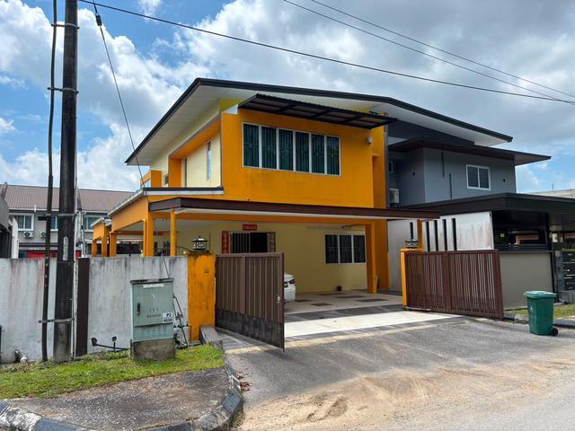 Terraced House for sale in Kuching, Bahagian Kuching