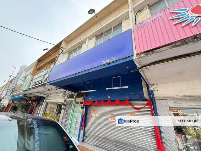 Shop for rent in Malaka
