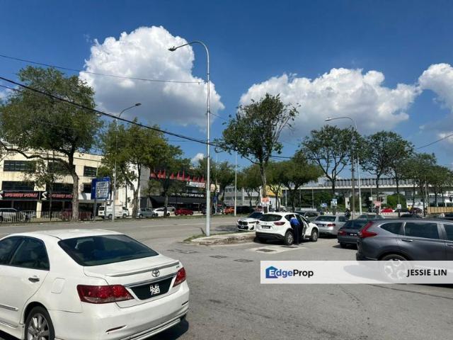 Shop for rent in Country Heights Damansara, Kuala Lumpur
