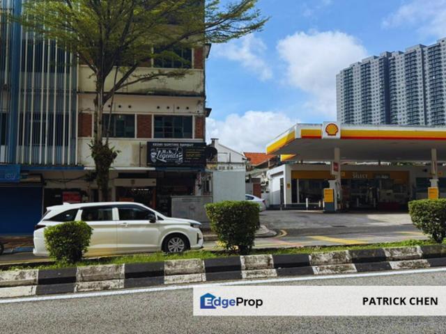 Shop for rent in Country Heights Damansara, Kuala Lumpur