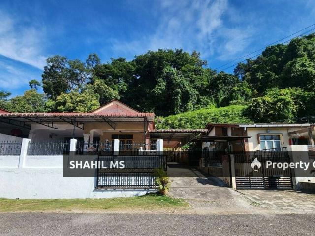 Residential House for sale in Batu Pahat, Johor