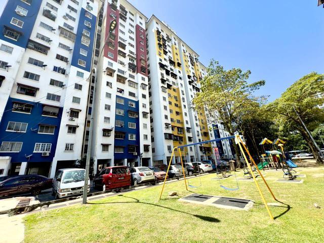 Flat for sale in Pantai