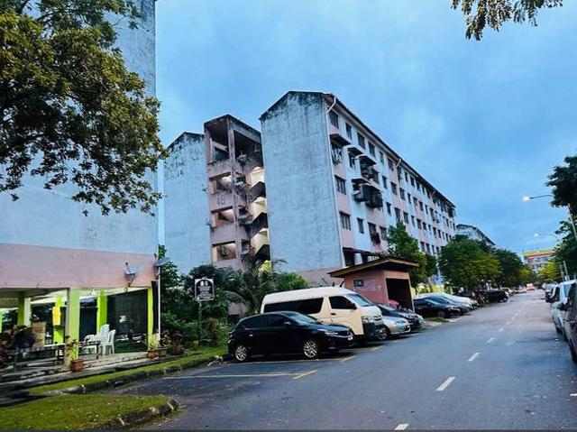 Flat for sale in Petaling, Alam Impian