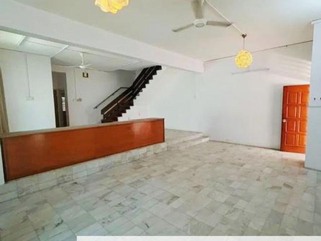 Shop for rent in Pulau Tikus, George Town