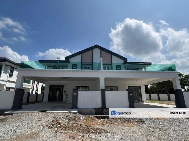 House for sale in Malaka