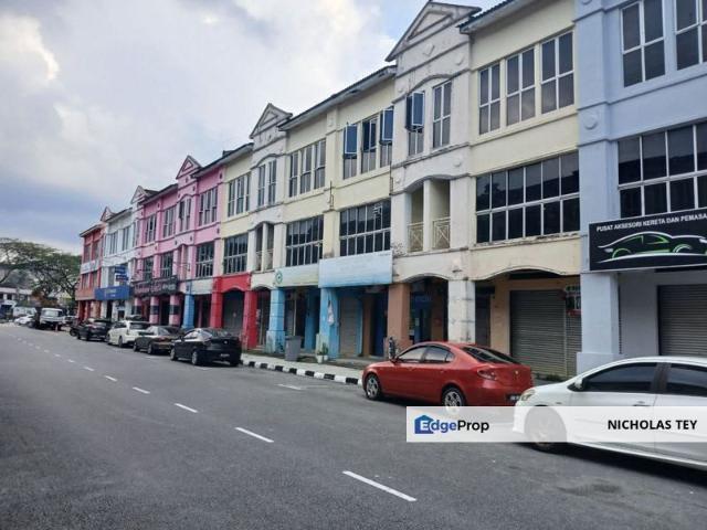 Shop for sale in Ulu Tiram, Johor
