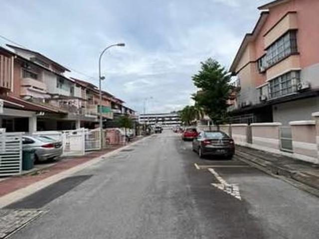Townhouse for sale in Country Heights Damansara, Kuala Lumpur