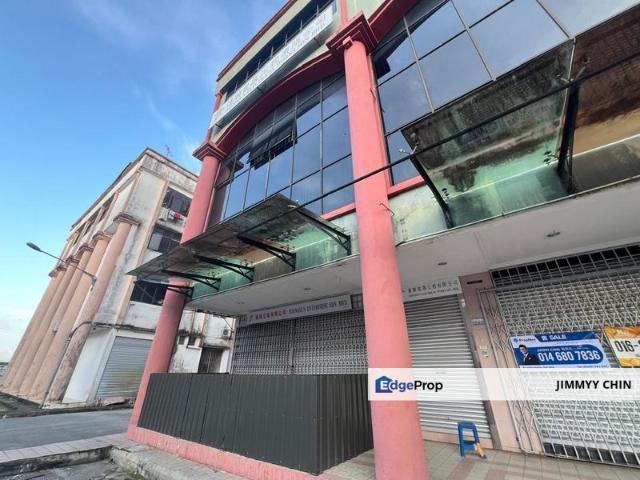 Shop for sale in Kuching