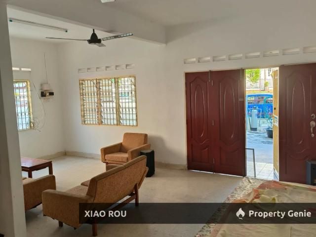 Terraced House for sale in Malaka