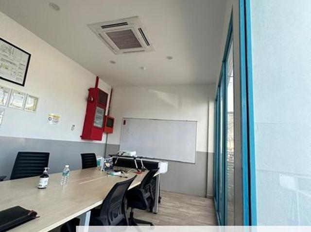 Warehouse for rent in Beringin, Georgetown
