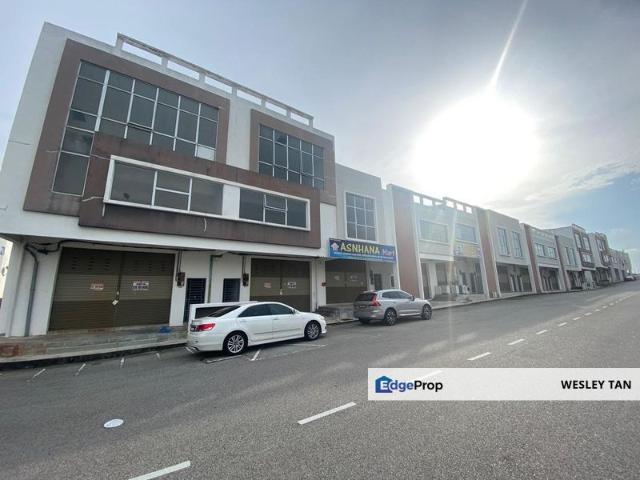 Shop for rent in Malaka
